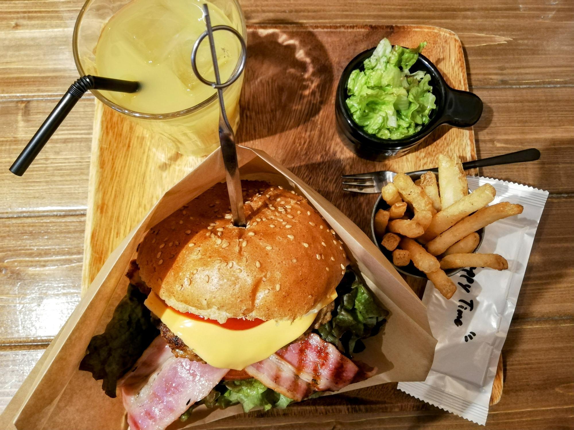 ベーコンチーズバーガーのセット