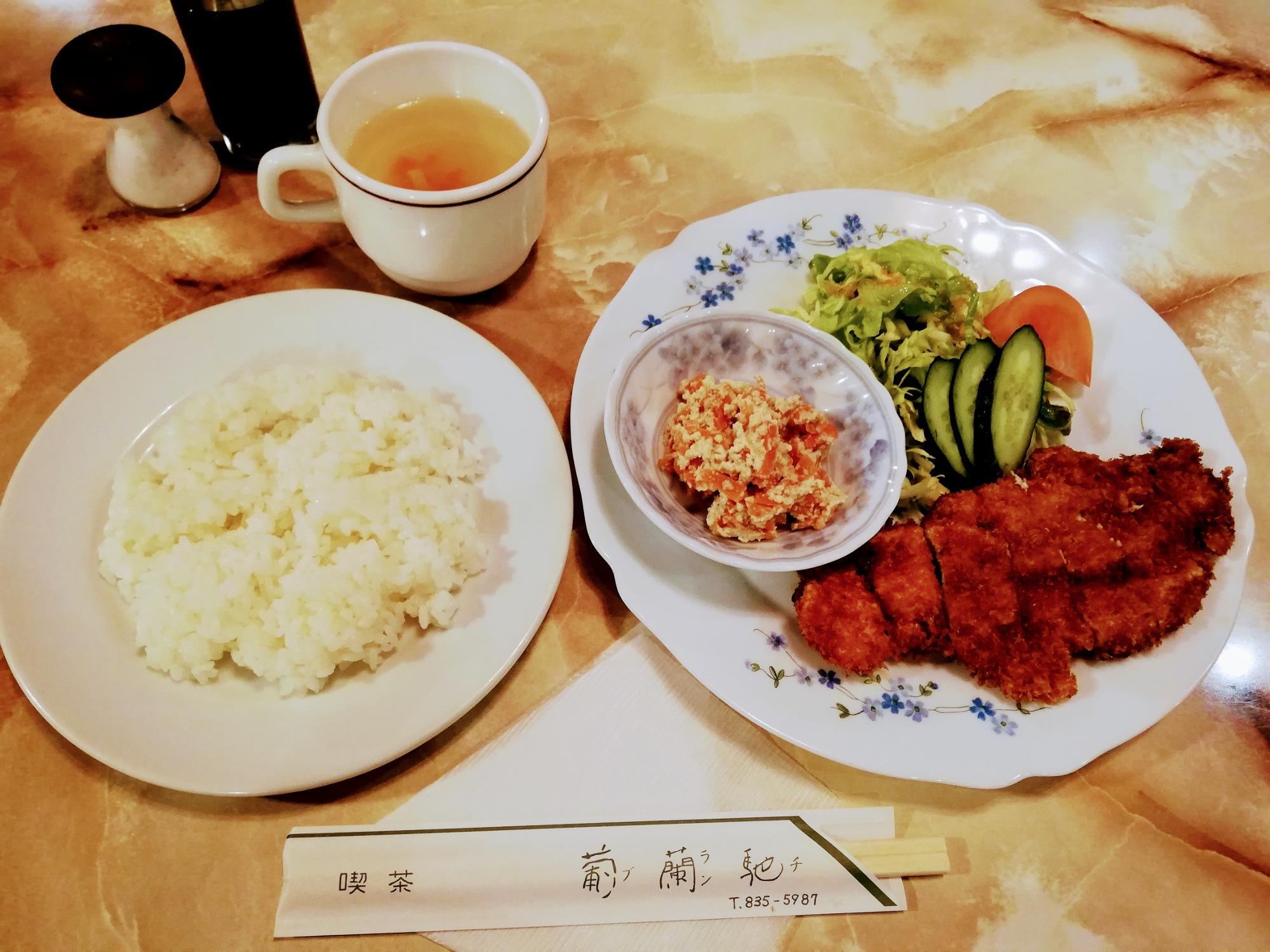 昔懐かしい感じの定食