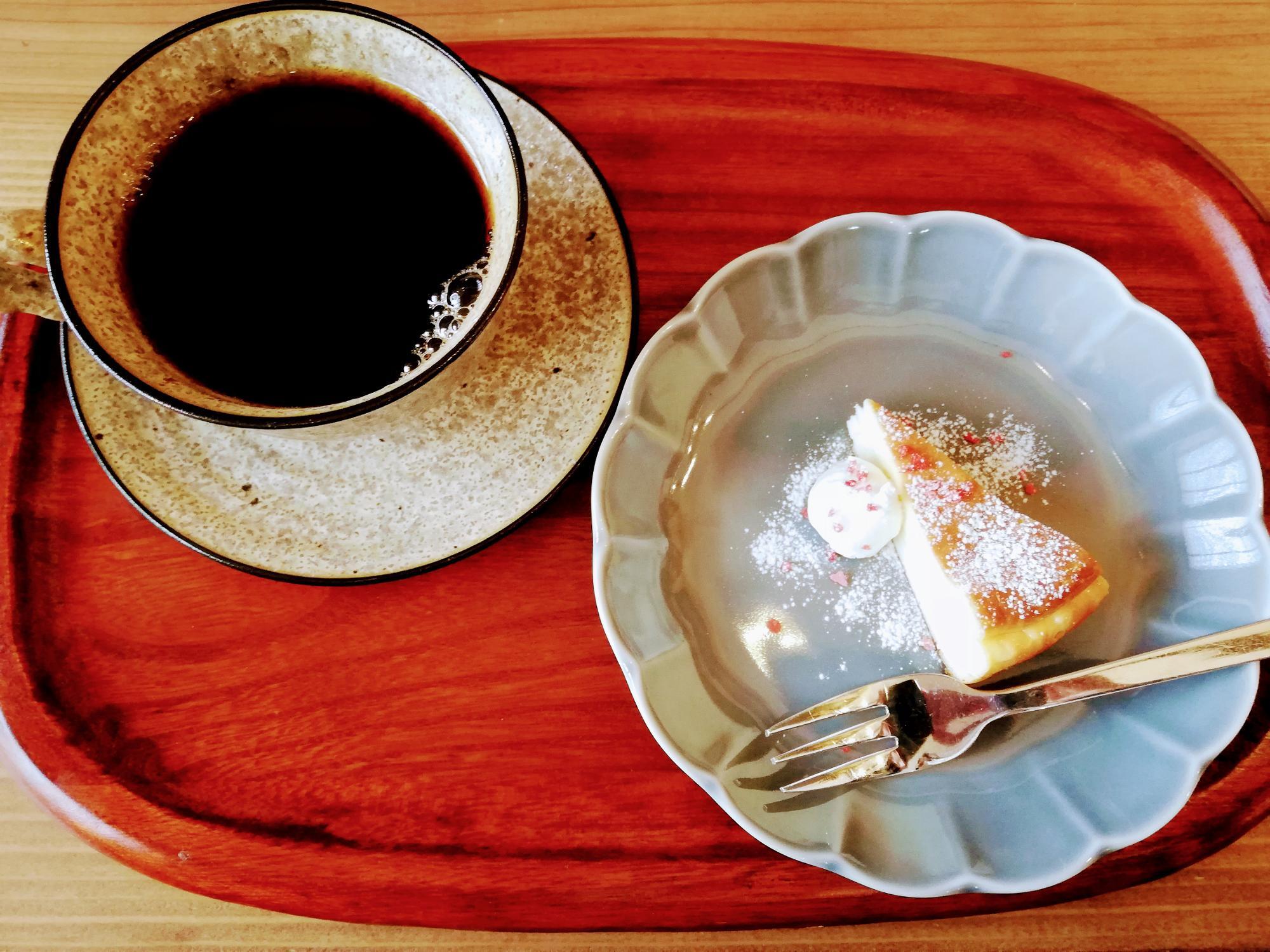ドリンクと本日のミニおやつセット