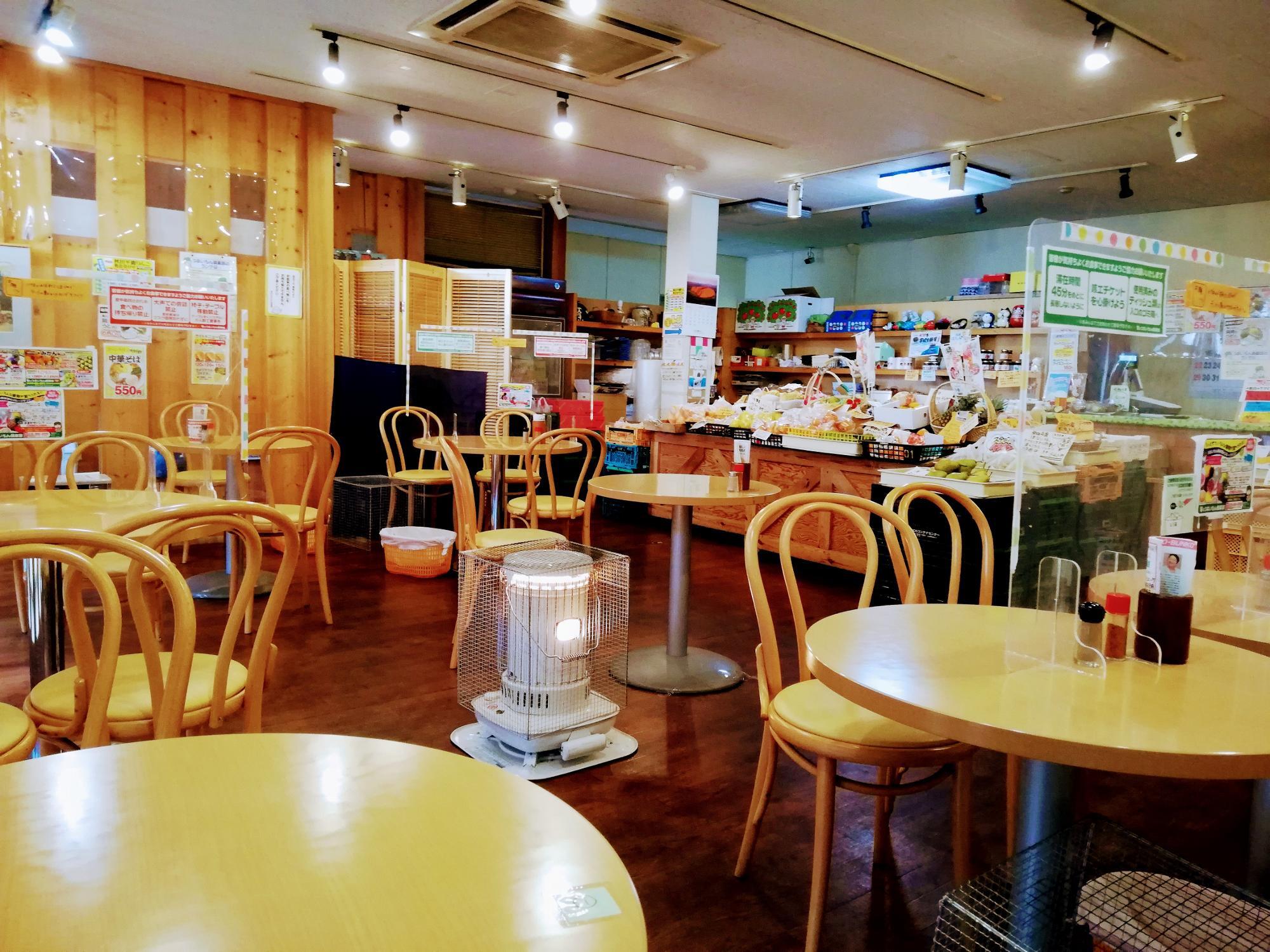 ホッと落ち着く雰囲気の店内