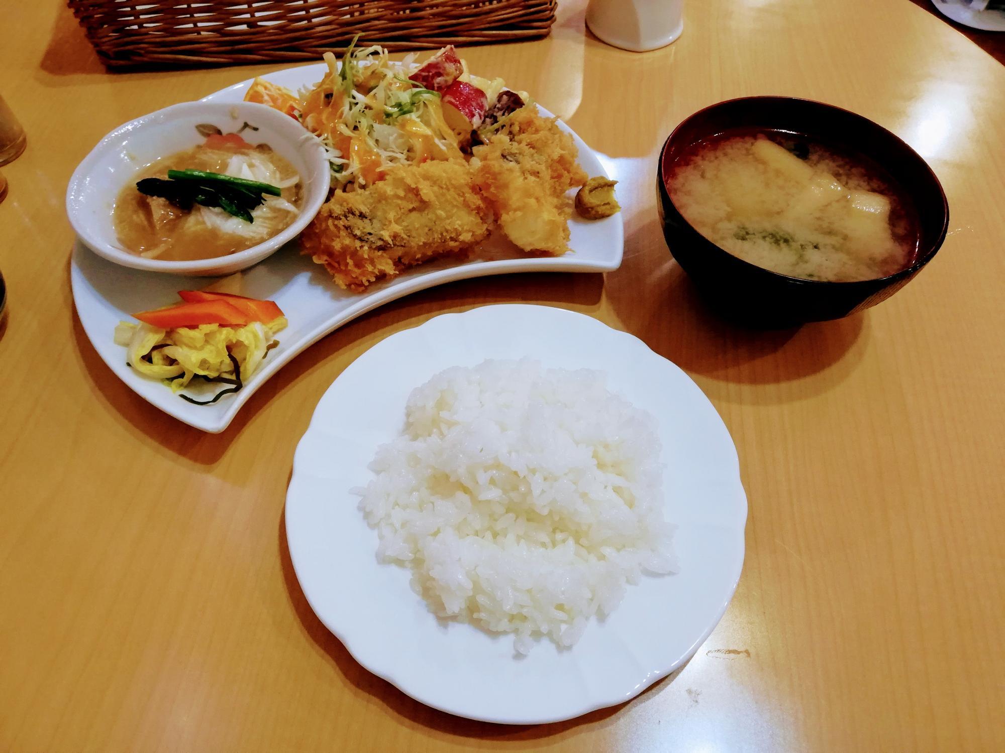 本日のスマイルランチ(550円)